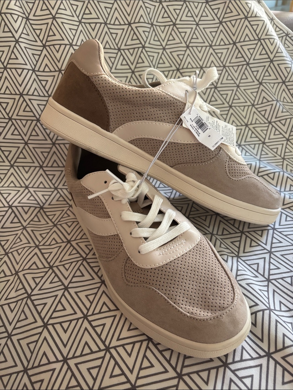 Women’s Casual Suede Lace-Up Sneakers in Taupe and brown